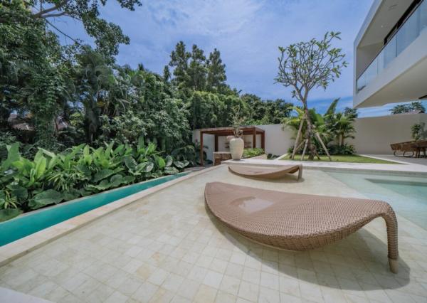 Štvorizbová moderná vila s kinom v Umalas