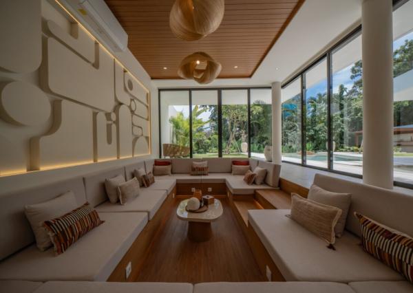 Štvorizbová moderná vila s kinom v Umalas