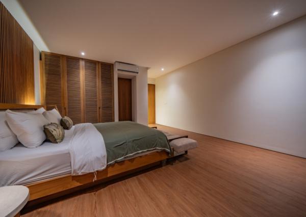 Štvorizbová moderná vila s kinom v Umalas