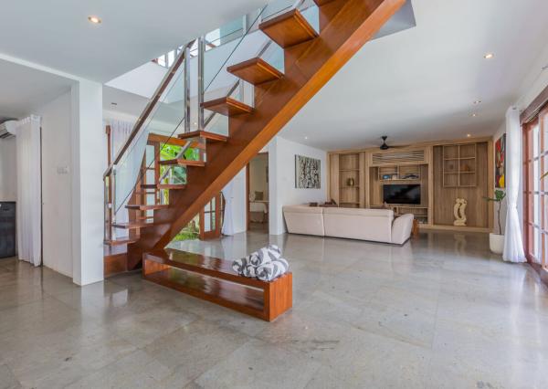 Moderná minimalistická 3-spálňová vila v Seminyak