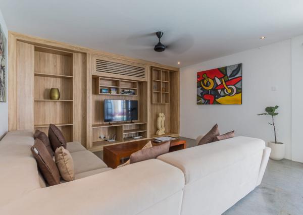 Moderná minimalistická 3-spálňová vila v Seminyak