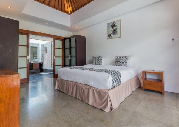 Moderná minimalistická 3-spálňová vila v Seminyak