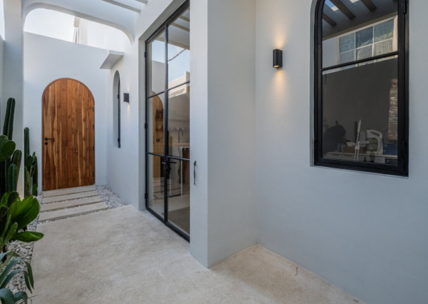 Vysoko kvalitná 3-izbová moderná vila v prvotriednej Umalas