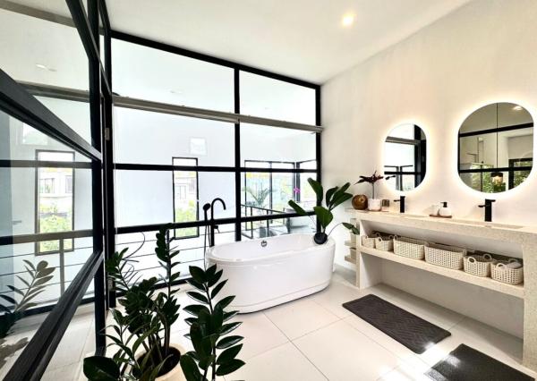 Moderná vila s malebným výhľadom v Tumbak Bayuh