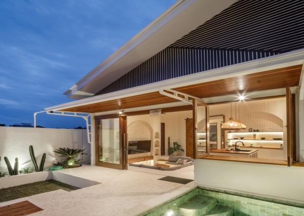 Moderná tropická jednoizbová vila blízko pláže v Cemagi