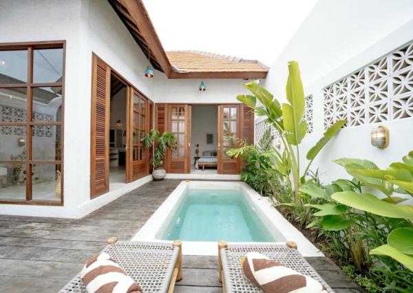 Útulná minimalistická 1-izbová vila na pláži v Kedungu