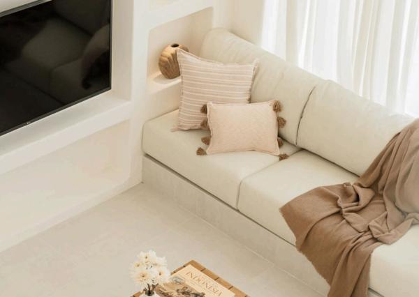 Moderná biela vila s 3 spálňami v centrálnej časti Uluwatu