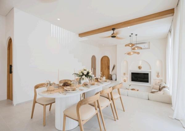 Moderná biela vila s 3 spálňami v centrálnej časti Uluwatu