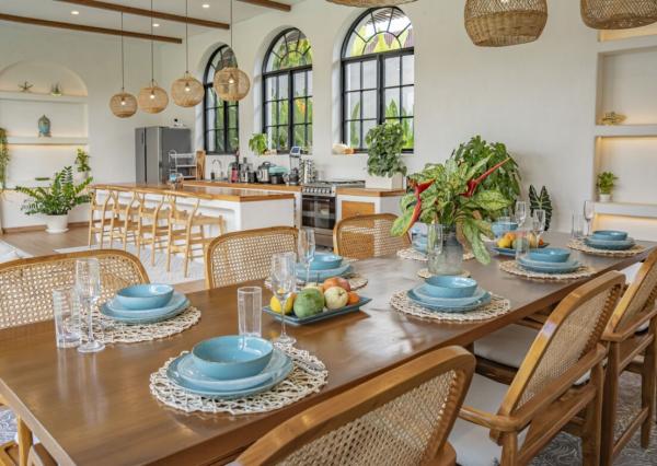 Trojspálňová vila v stredomorskom štýle v kopcoch Jimbaran