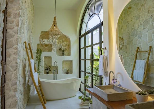 Trojspálňová vila v stredomorskom štýle v kopcoch Jimbaran