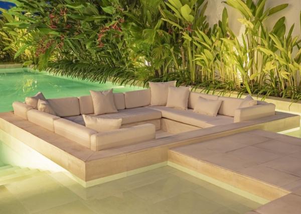 Trojspálňová vila v stredomorskom štýle v kopcoch Jimbaran