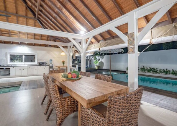 Tradičná balijská vila s tromi spálňami v Berawa