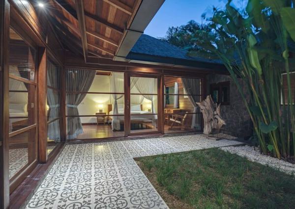 Tradičná balijská vila s tromi spálňami v Berawa