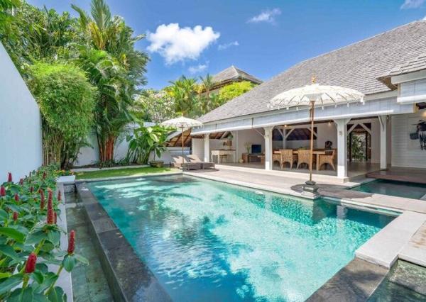 Tradičná balijská vila s tromi spálňami v Berawa