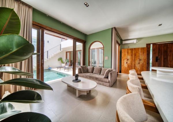 Tropická vila s 3 spálňami a strešnou terasou v Tumbak Bayuh