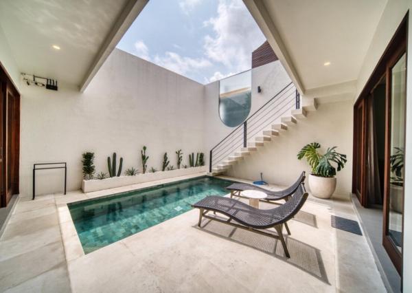 Tropická vila s 3 spálňami a strešnou terasou v Tumbak Bayuh