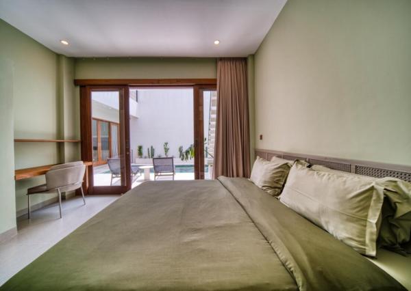 Tropická vila s 3 spálňami a strešnou terasou v Tumbak Bayuh