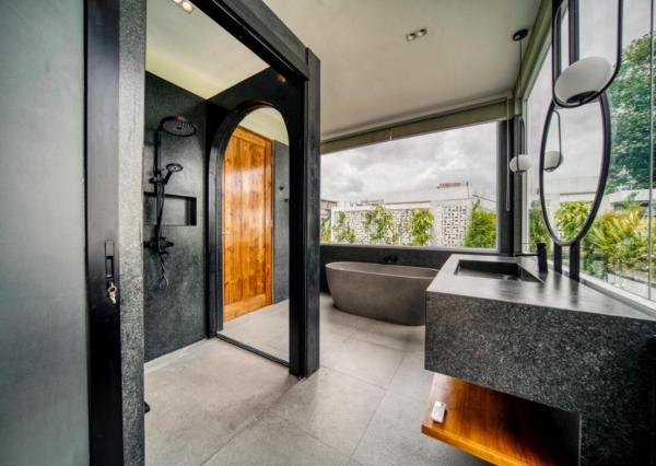 Tropická vila s 3 spálňami a strešnou terasou v Tumbak Bayuh