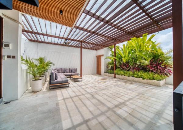 Tropická vila s 3 spálňami a strešnou terasou v Tumbak Bayuh