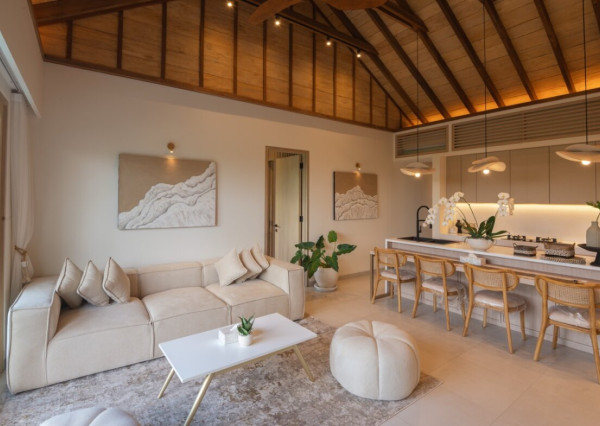 Pokojná moderná dvojspálňová vila so záhradou v Buduk