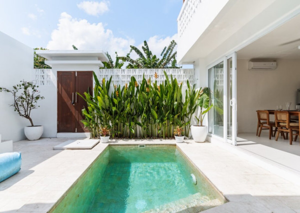 Investičná vila s pracovňou a strešnou terasou v Canggu