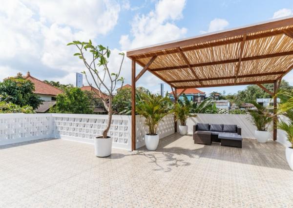 Investičná vila s pracovňou a strešnou terasou v Canggu