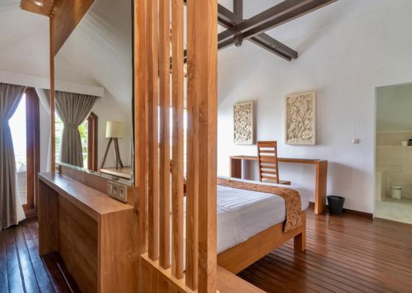 Plážová vila na útese s výhľadom na oceán v severnom Bali