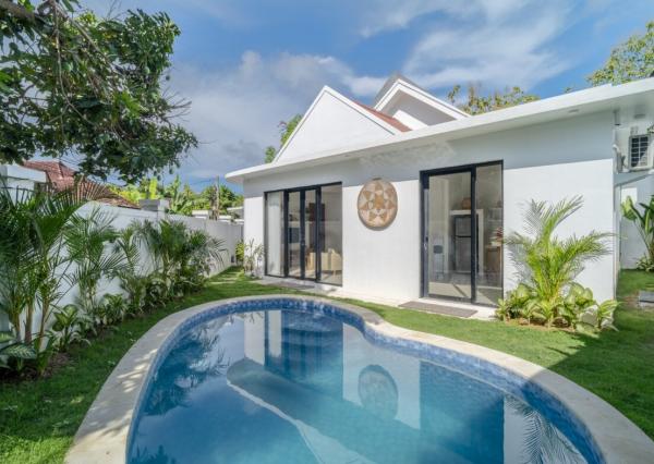 Moderná 2-izbová vila v rezidenčnej štvrti v Nusa Dua