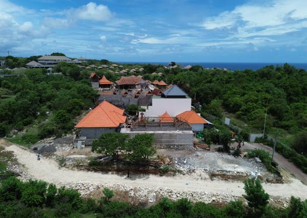 Moderná trojspálňová vila s bazénom v oblasti Melasti