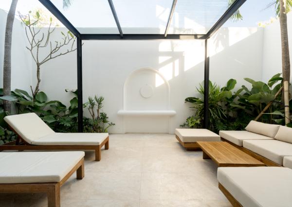 Dizajnérska vila s 2 spálňami v modernom balijskom štýle