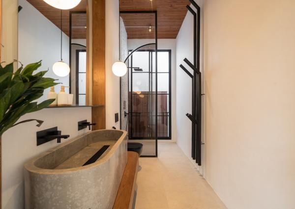 Dizajnérska vila s 2 spálňami v modernom balijskom štýle