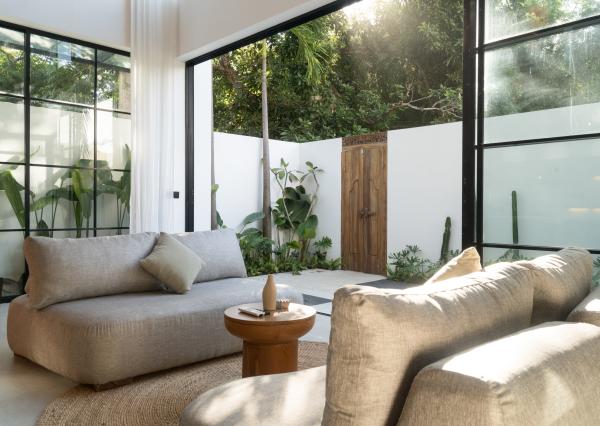 Dizajnérska vila s 2 spálňami v modernom balijskom štýle