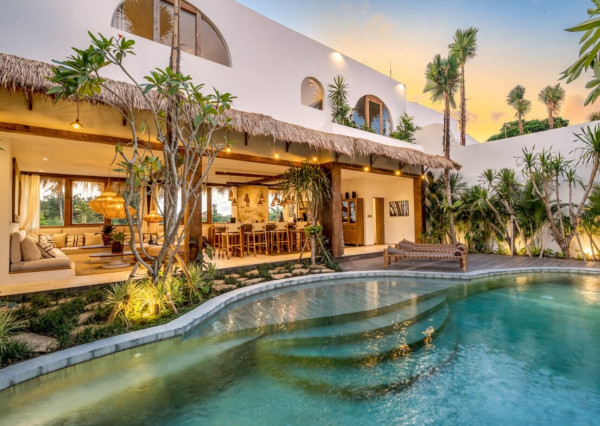 Tropický raj – Elegantná 5-spálňová vila s moderným nádychom